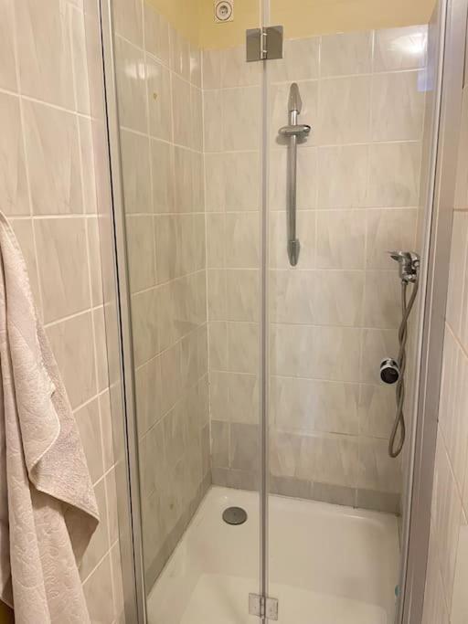 Einzimmerwohnung + Dusche Und Wc Berlin Kültér fotó